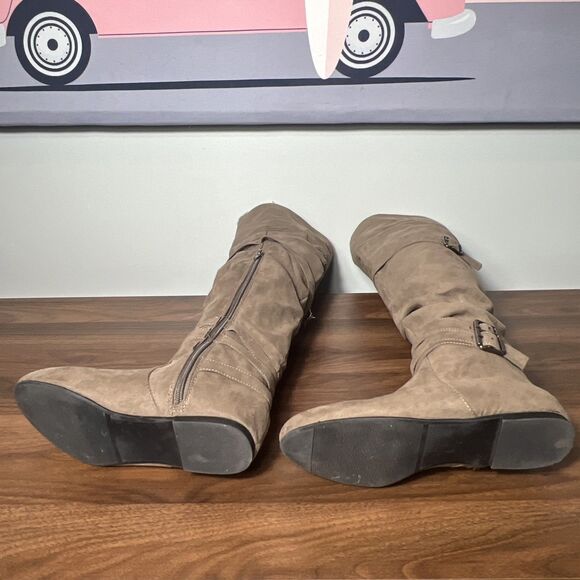 JustFab Grey Knee-High Riding Boots Flat Heel Knit Top Size 8 Stylish Comfort - Picture 5 of 9